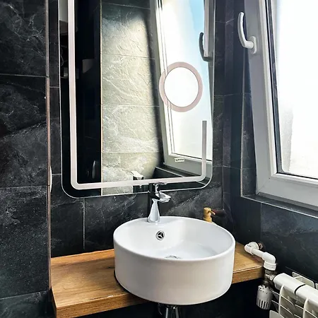 Appartement Carol In Woodland Boekarest