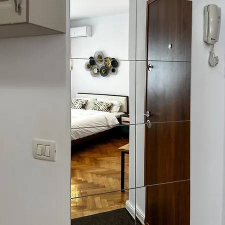 Carol In Woodland Appartement Boekarest